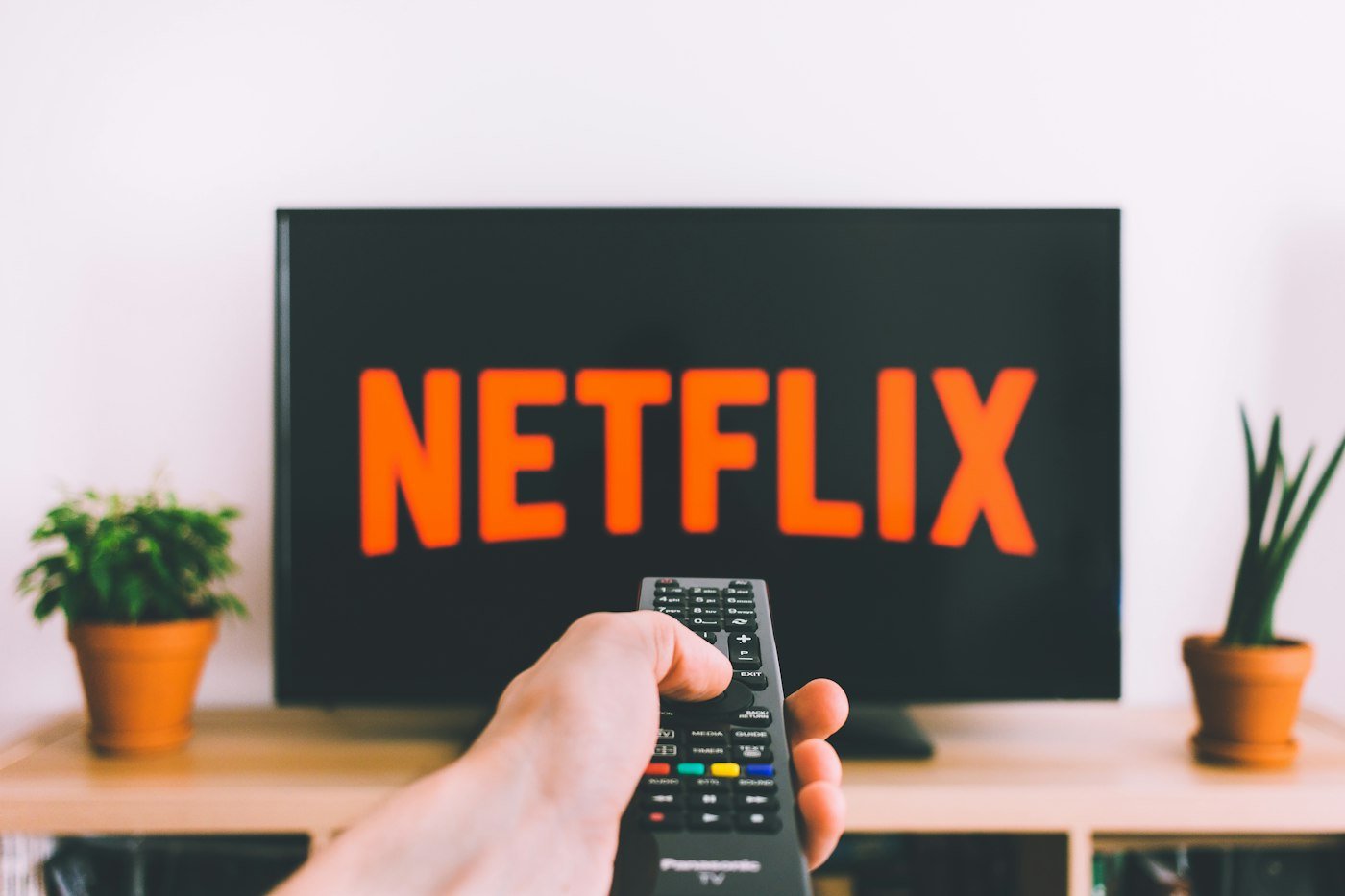 Best IPTV for beginners in 2026: start without the jargon